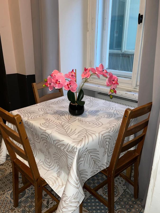 Duchess John Apartment *